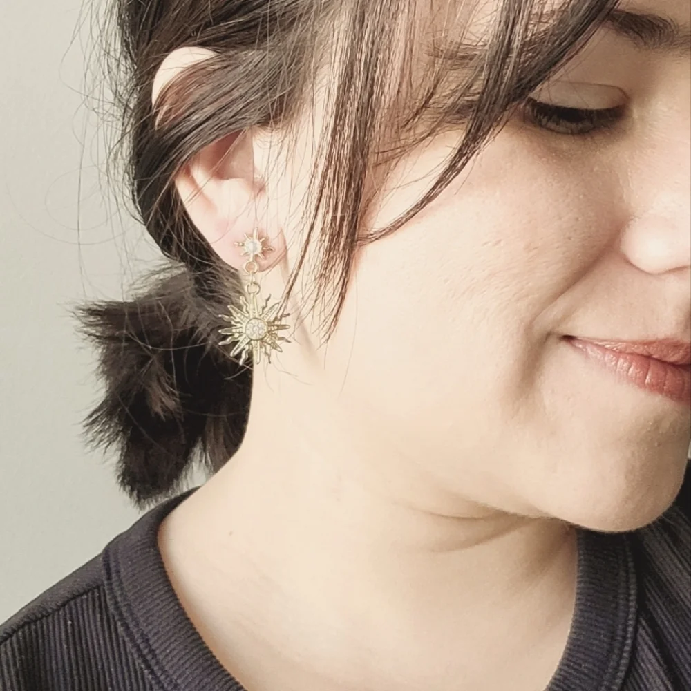 Sun and moon small drop earring in gold and‎ blue